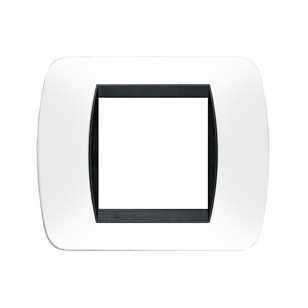 Living int - placca 2p 93x80 mm colore bianco