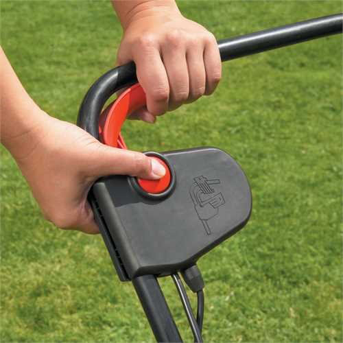 Arieggiatore elettrico per prato 600 w - taglio 30 cm - gd300-qs black+decker