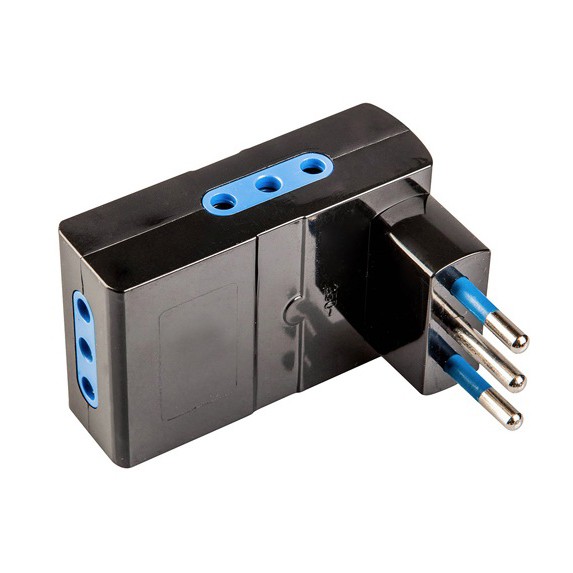 Adattatore "salvaspazio" con spina 10a 2p+t e 3 pr