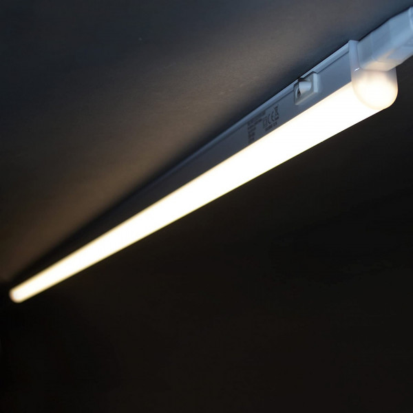 Lampada a led sottopensile cucina 8w – 57,3 cm prisma bianco briloner