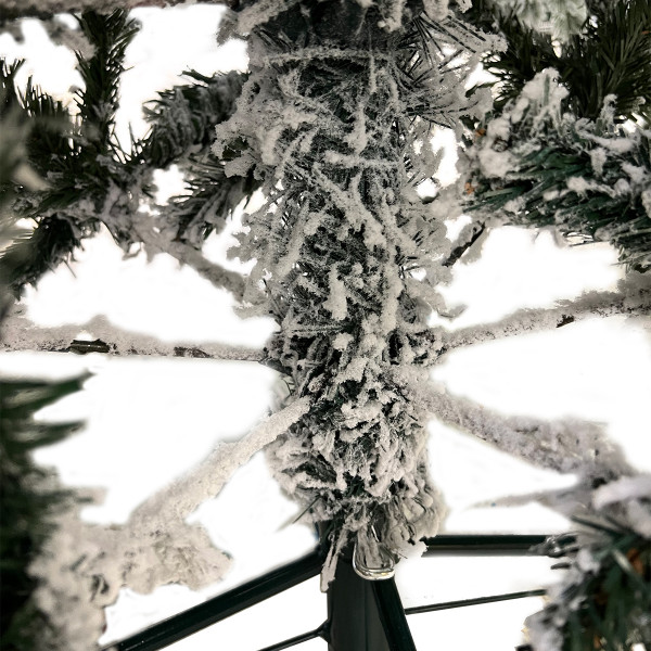 Albero di Natale innevato folto con pigne h 240 cm Kolba