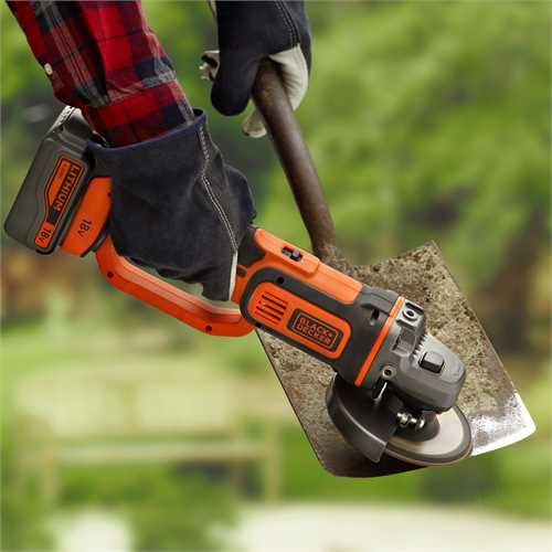 Smerigliatrice angolare a batteria 18 v 4,0 ah - 125 mm bcg720m1-qw black+decker