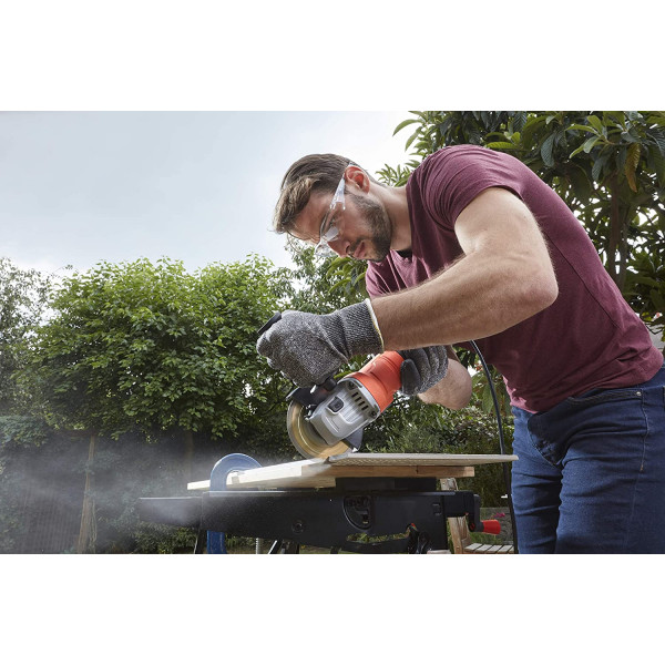 Smerigliatrice angolare 710w Black+Decker BEG010-QS  diametro del disco 115mm