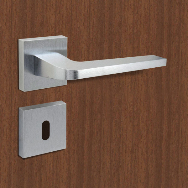 Maniglia per porte a battente London rosetta e bocchetta quadra 50x50 mm cromato satinato